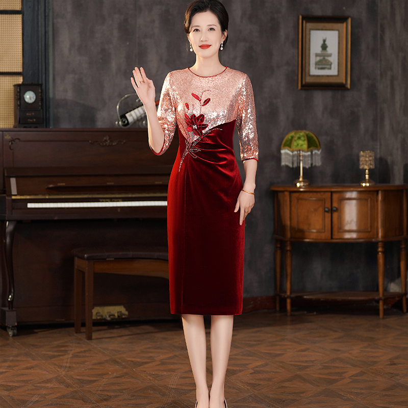 十月份高级感上档次敬酒连衣裙2025年婚礼妈妈婚宴礼服喜婆婆喜服