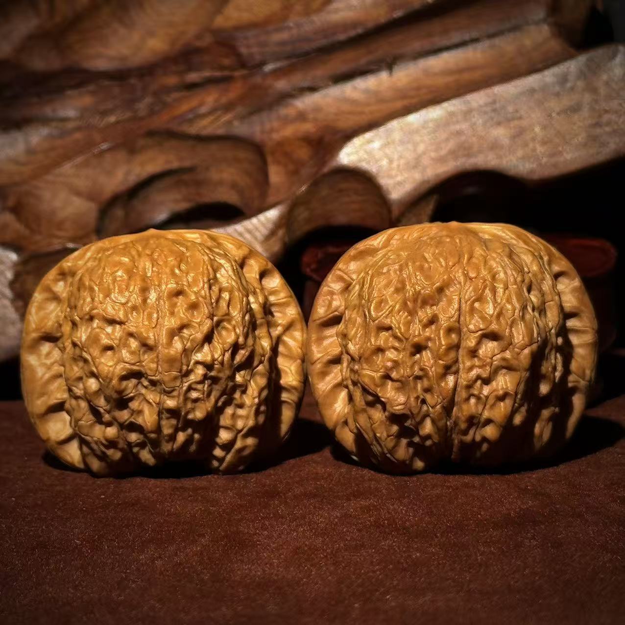 打底血麒麟核桃（瑕疵）——135