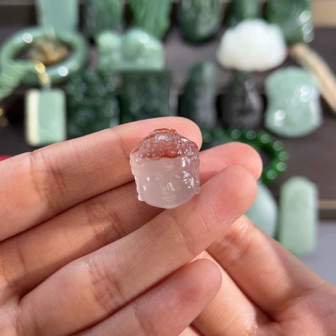 南红玛瑙颈饰未镶嵌悟**图