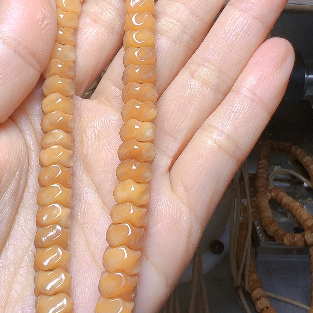 菩提根/象牙果手串究**的卡9➕龙骨手持玉化