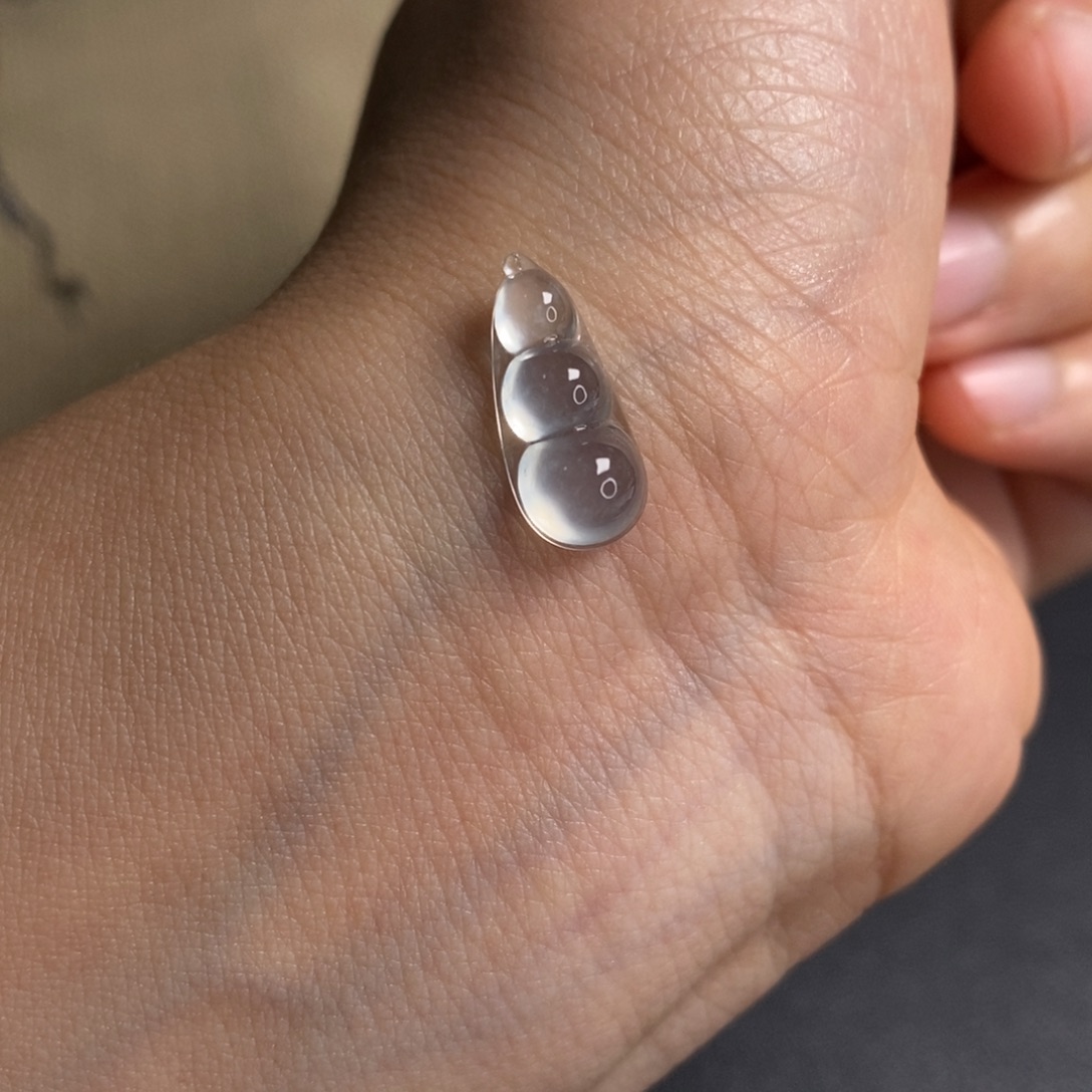 翡翠未镶嵌颈饰豆子