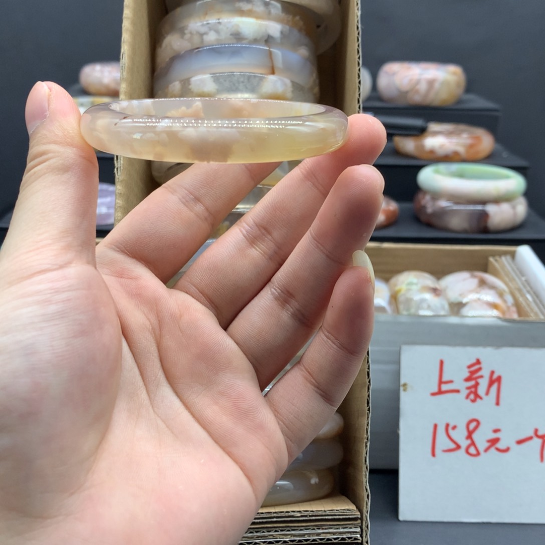 【闪购商品】玛瑙/玉髓手链未镶嵌暖*