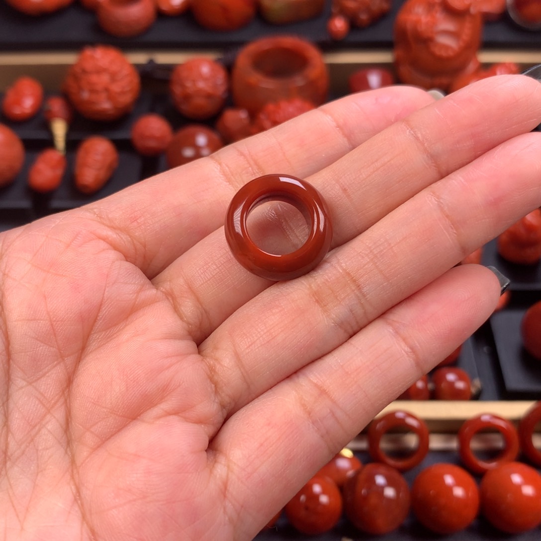 未镶嵌跑环内径10mm南红玛瑙H****夢