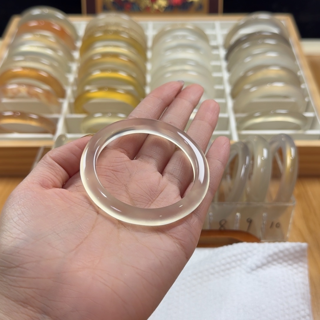 玛瑙/玉髓手镯未镶嵌