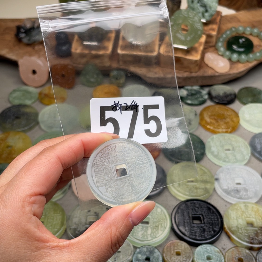 胖***飞蛇纹石玉未镶嵌颈饰