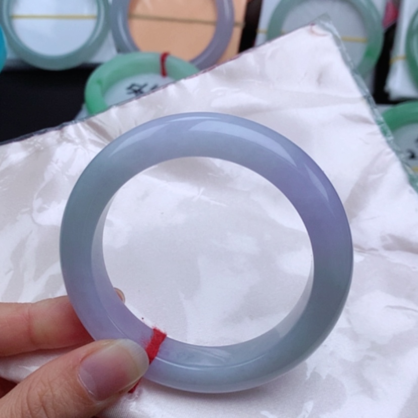 【闪购商品】翡翠手镯未镶嵌            正圈56 冰春彩