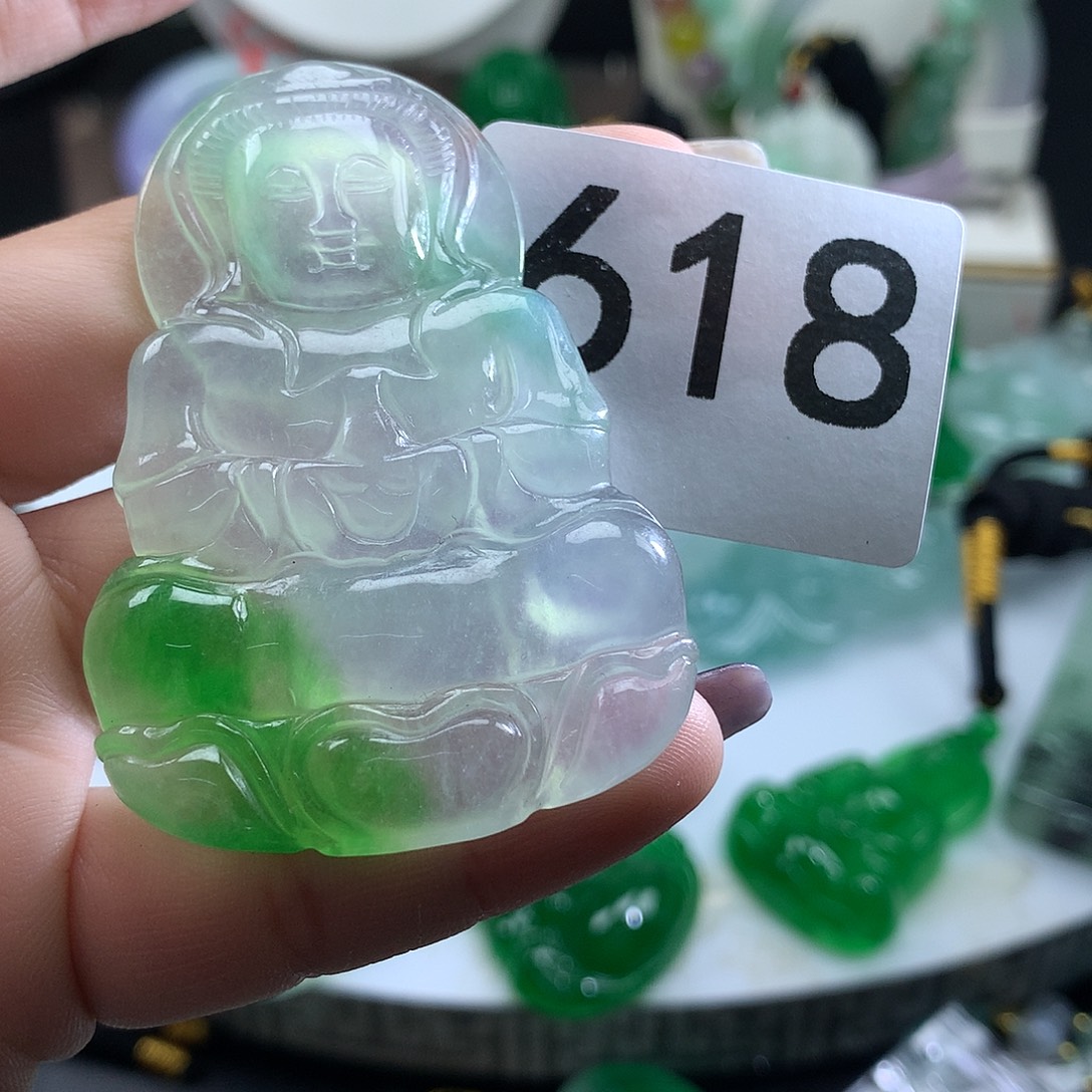 翡翠未镶嵌吊坠(赠链)