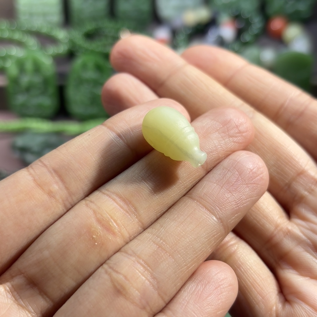 和田玉颈饰未镶嵌定制