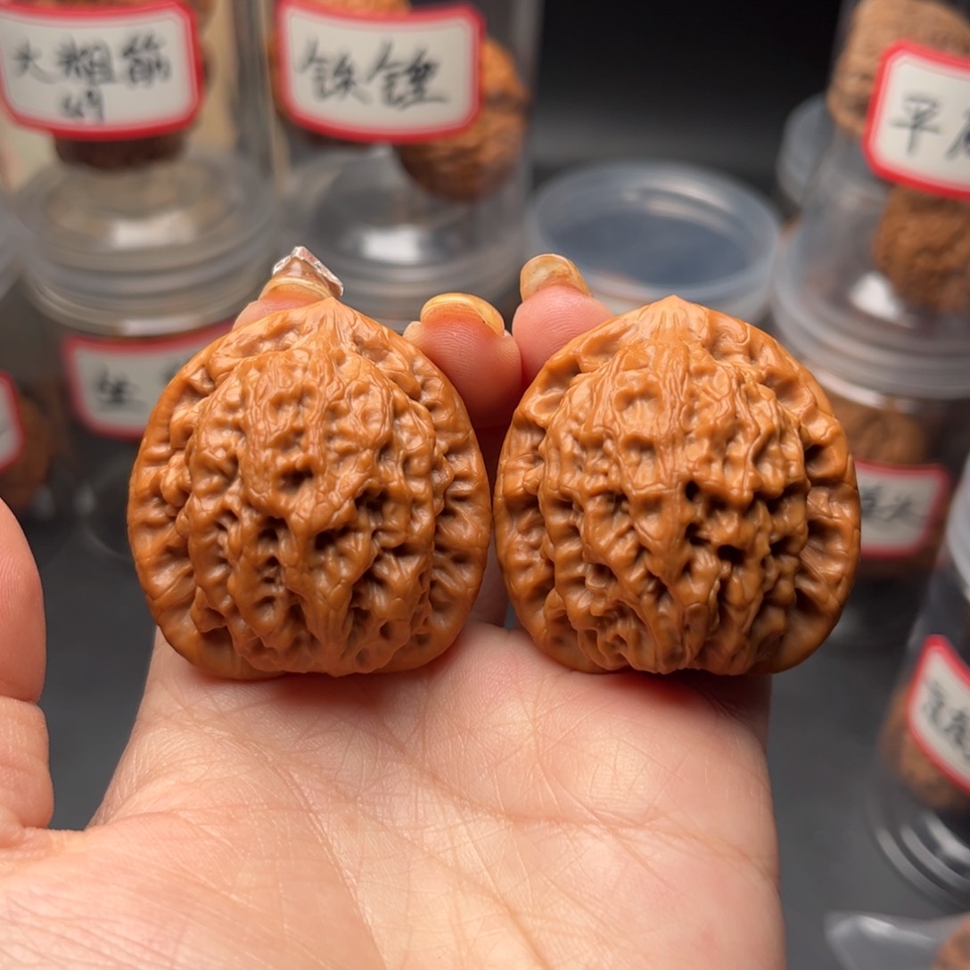 文玩核桃把件金公子