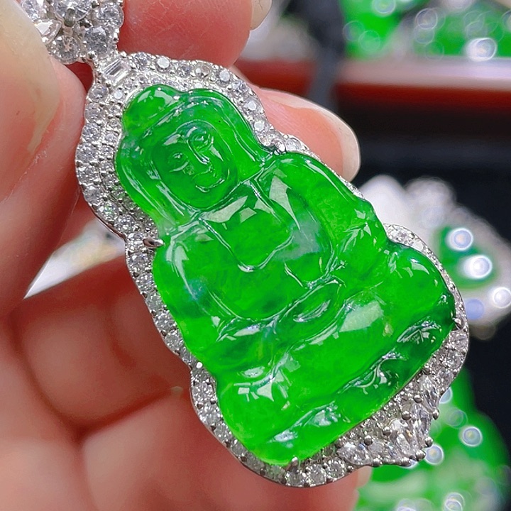 翡翠颈饰未镶嵌3，