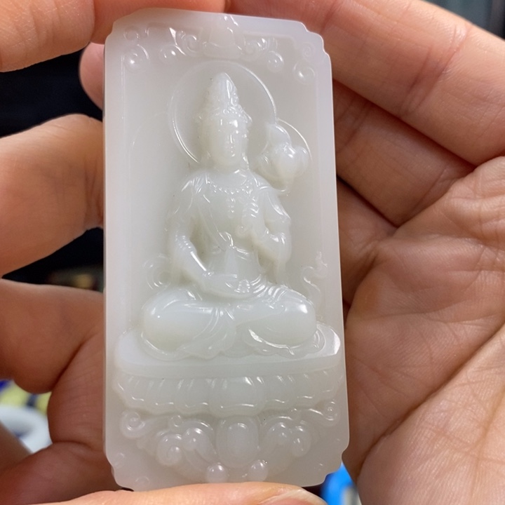 邻***馆和田玉未镶嵌颈饰