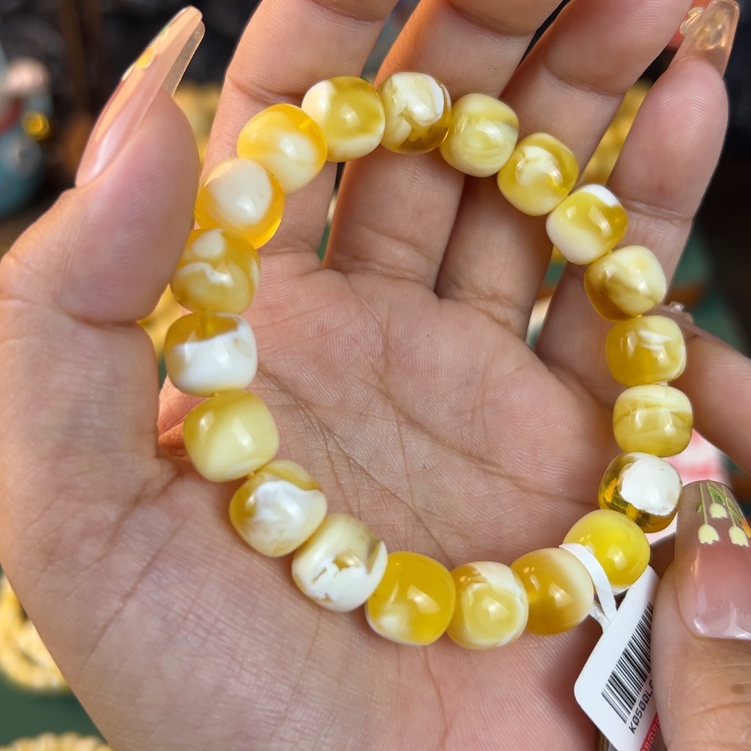 琥珀裸石未镶嵌jnnbbbbbjn