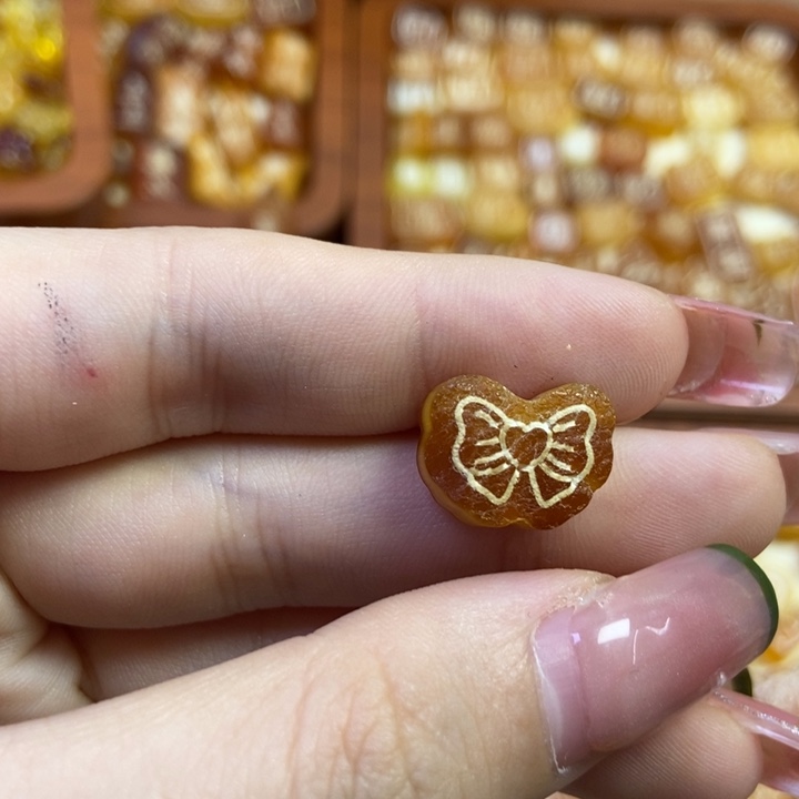 琥珀未镶嵌珠宝奇石原皮