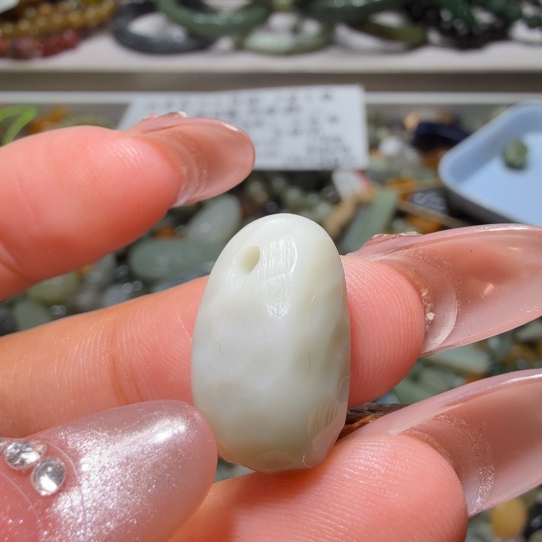 和田玉未镶嵌珠宝奇石