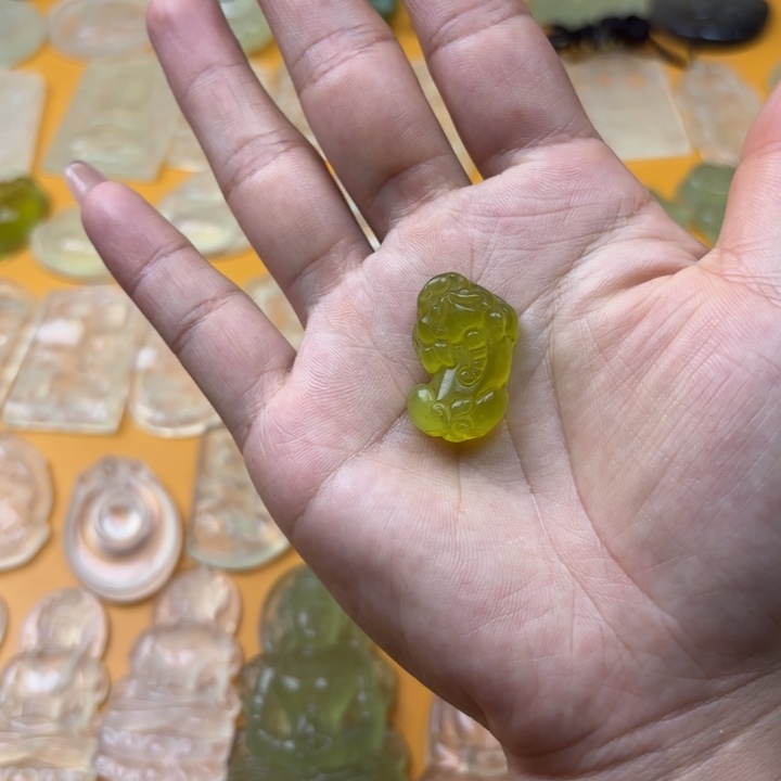 岫玉未镶嵌吊坠(赠链)貔裘吊坠