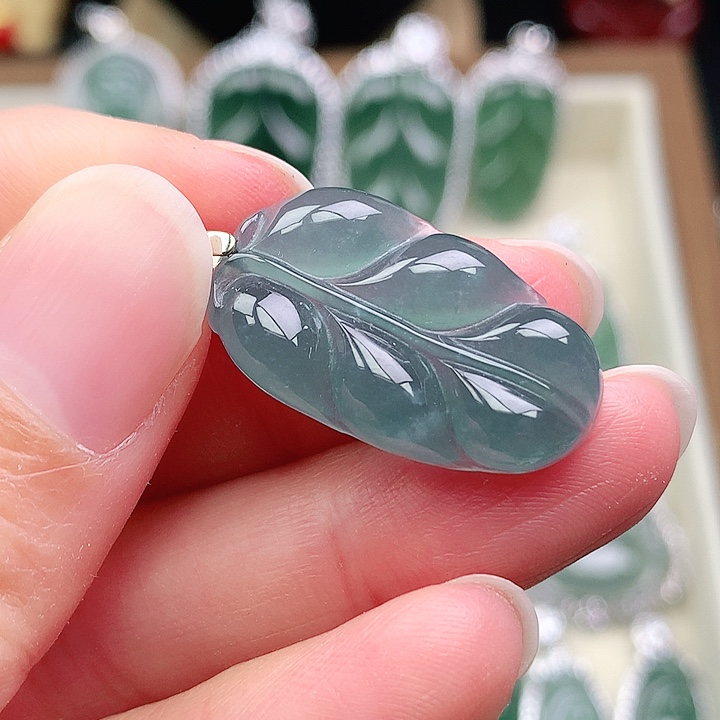 颈饰银S925镶嵌翡翠吊坠