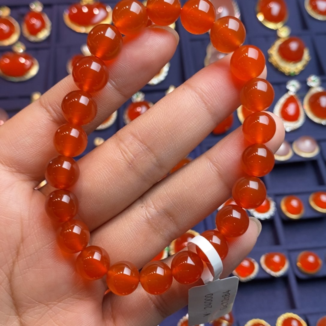 南红玛瑙冰红单圈未镶嵌晓*刘