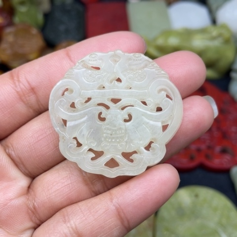 蛇纹石玉颈饰未镶嵌2