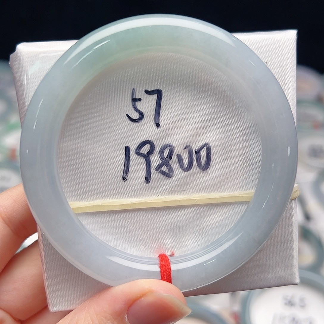 翡翠未镶嵌手镯（圆镯）