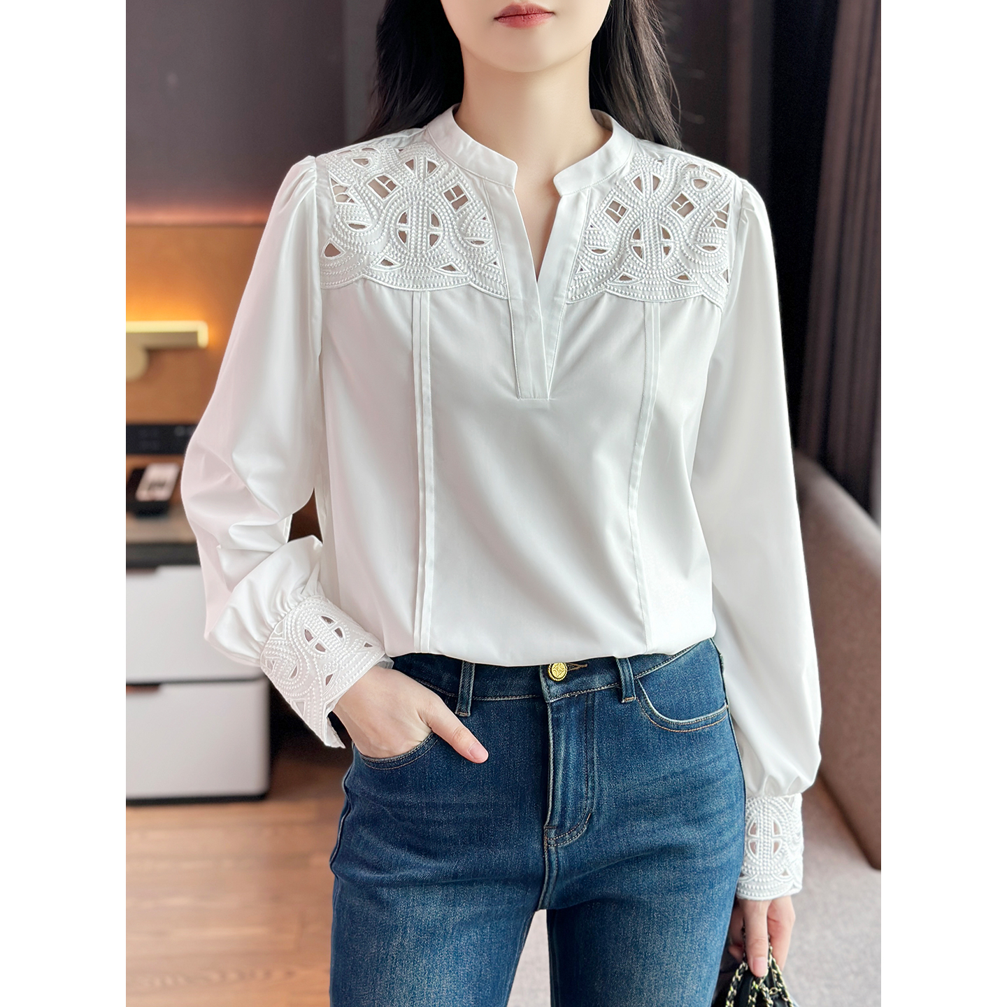 左左家 P牌设计师款~V领立体镂空刺绣柔软抗皱莫代尔长袖白色衬衫
