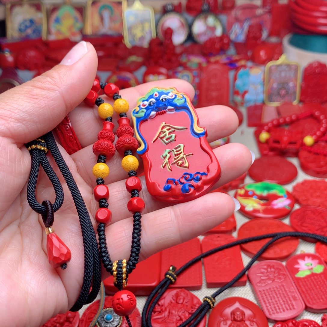 天然辰砂可**田工艺品朱砂吊坠