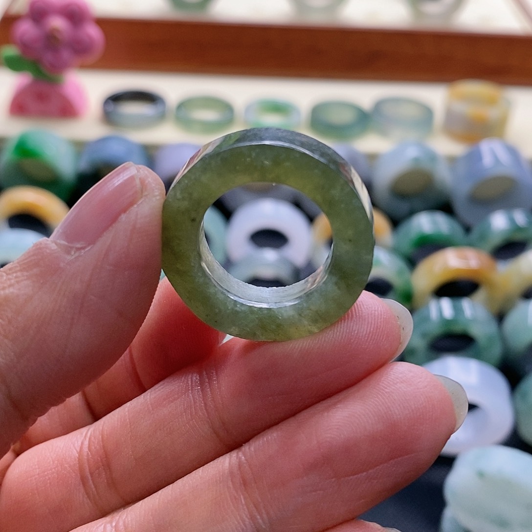 定制翡翠未镶嵌翡翠
