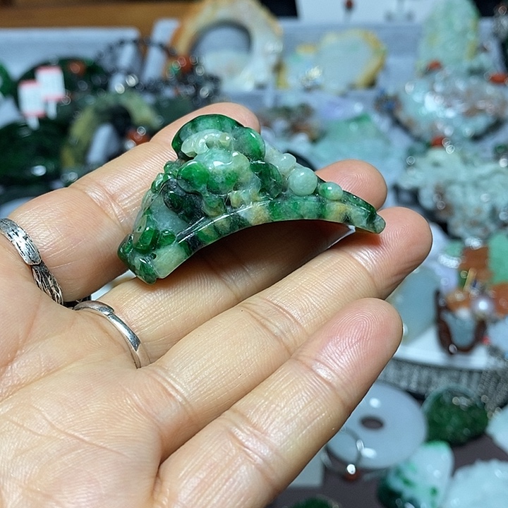 用***4翡翠未镶嵌吊坠(赠链)