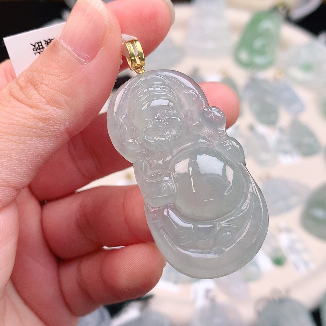 翡翠颈饰18K金镶嵌冰胶晴武财神