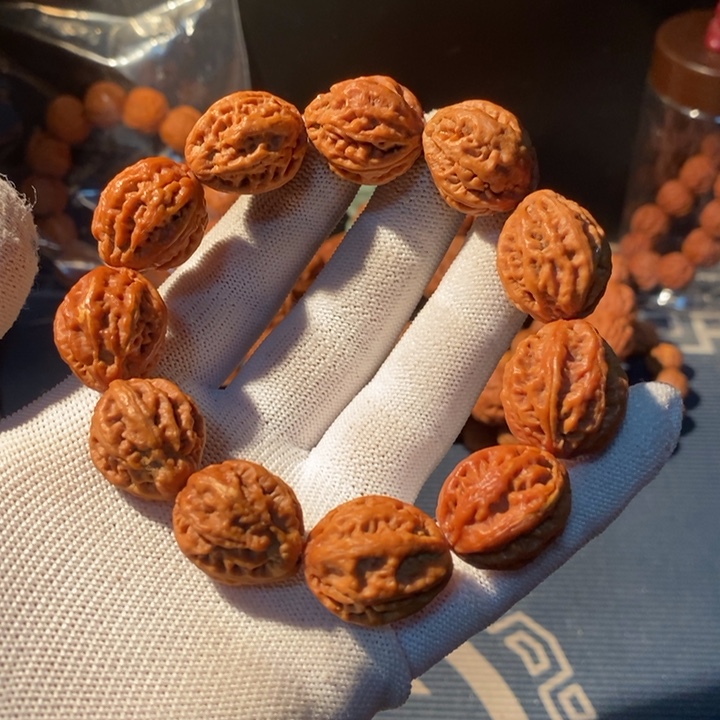 文玩核桃手串……59