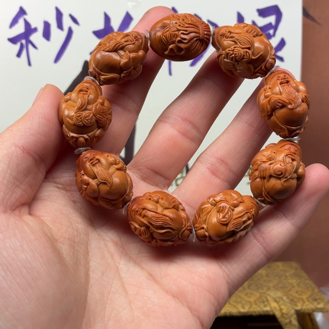 吊坠橄榄核留刀痕八宝财神