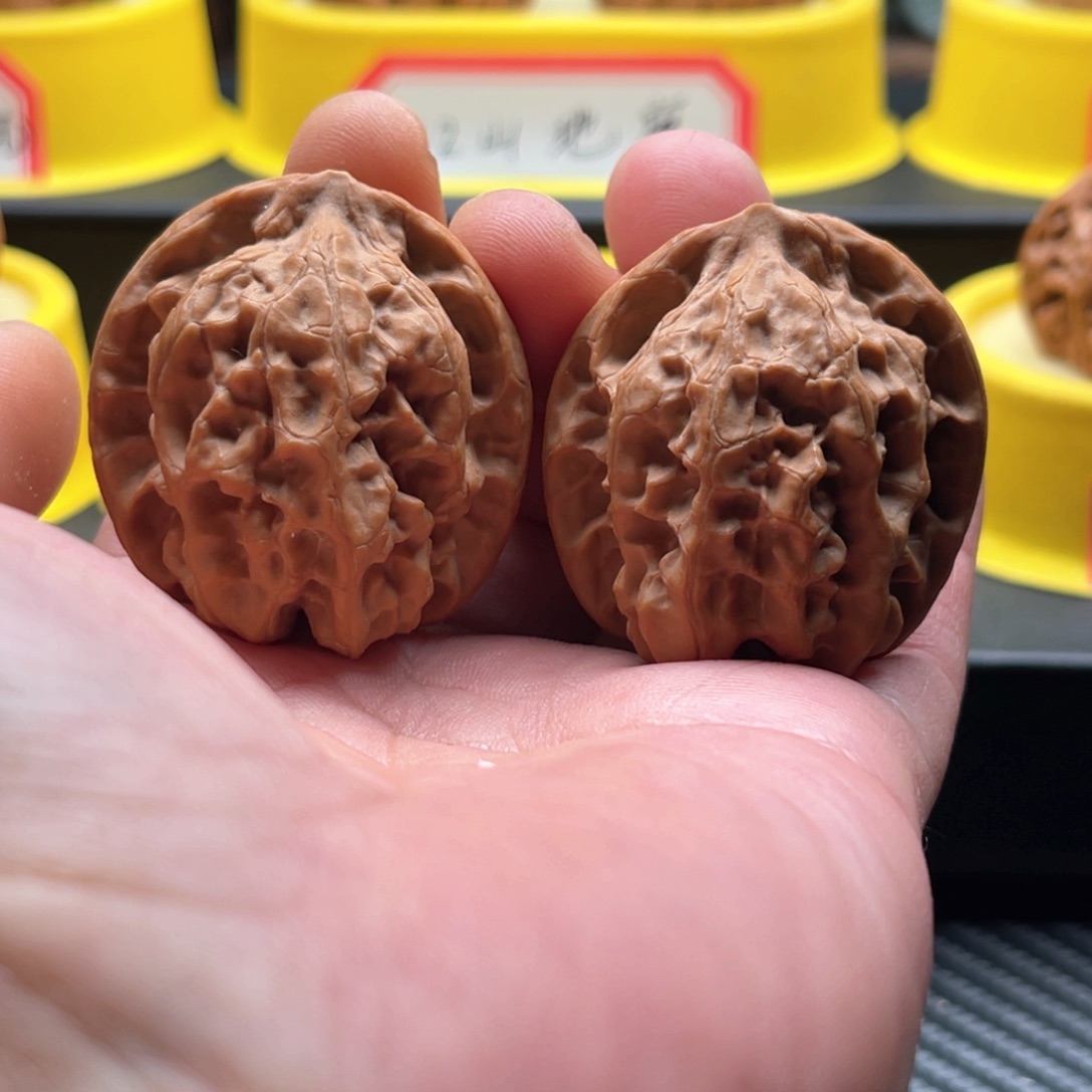 文玩核桃吊坠38磐石
