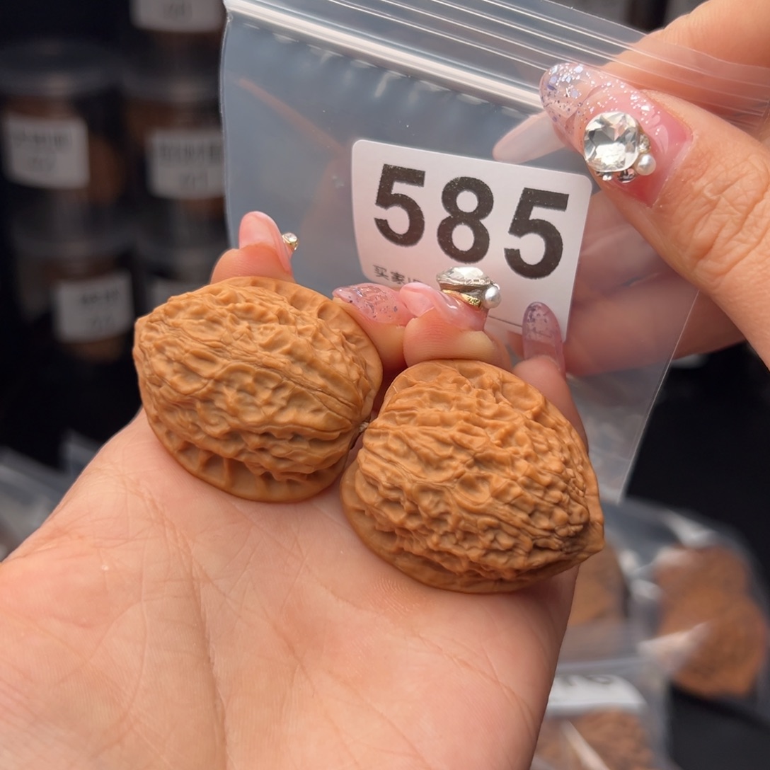 文玩核桃吊坠金牛35全品