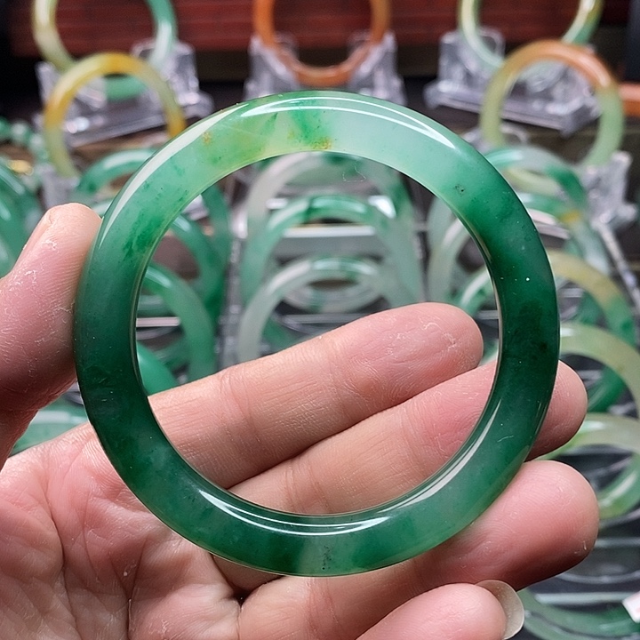 石英质玉手镯未镶嵌