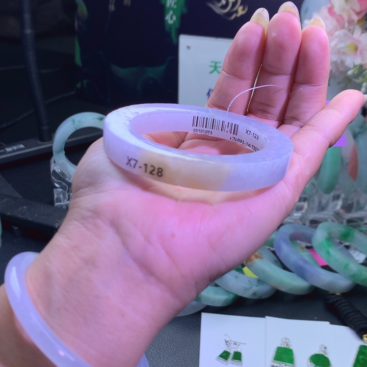 未镶嵌翡翠手镯定制翡翠