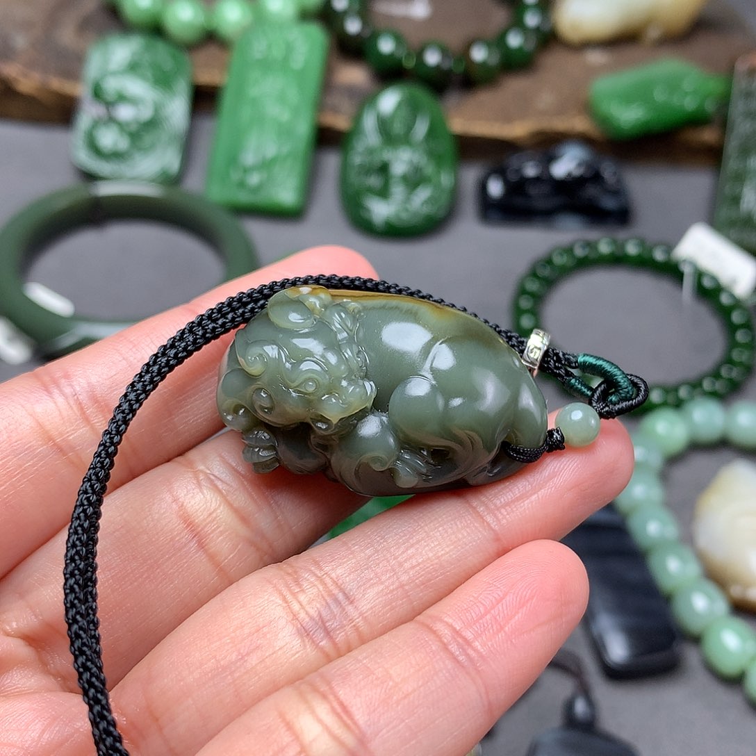 和田玉颈饰未镶嵌