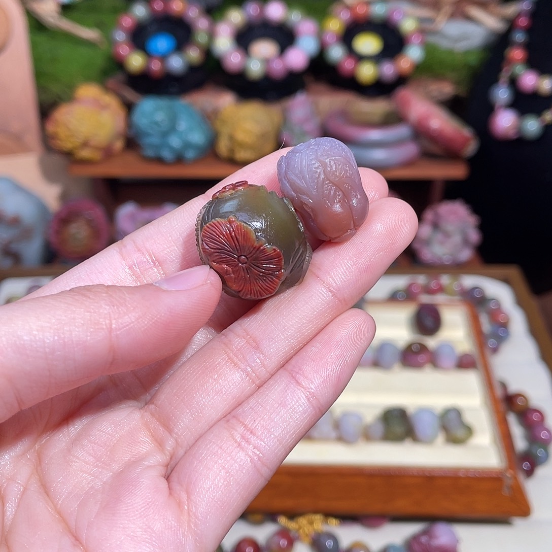雨***薇玛瑙/玉髓未镶嵌珠宝半成品盐源玛瑙一手