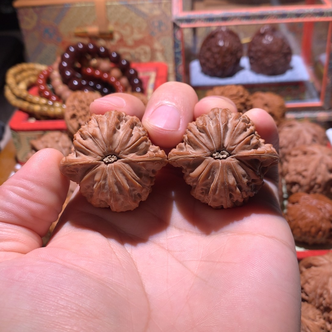 ****，把件文玩核桃40尺全品山地磨盘狮子头