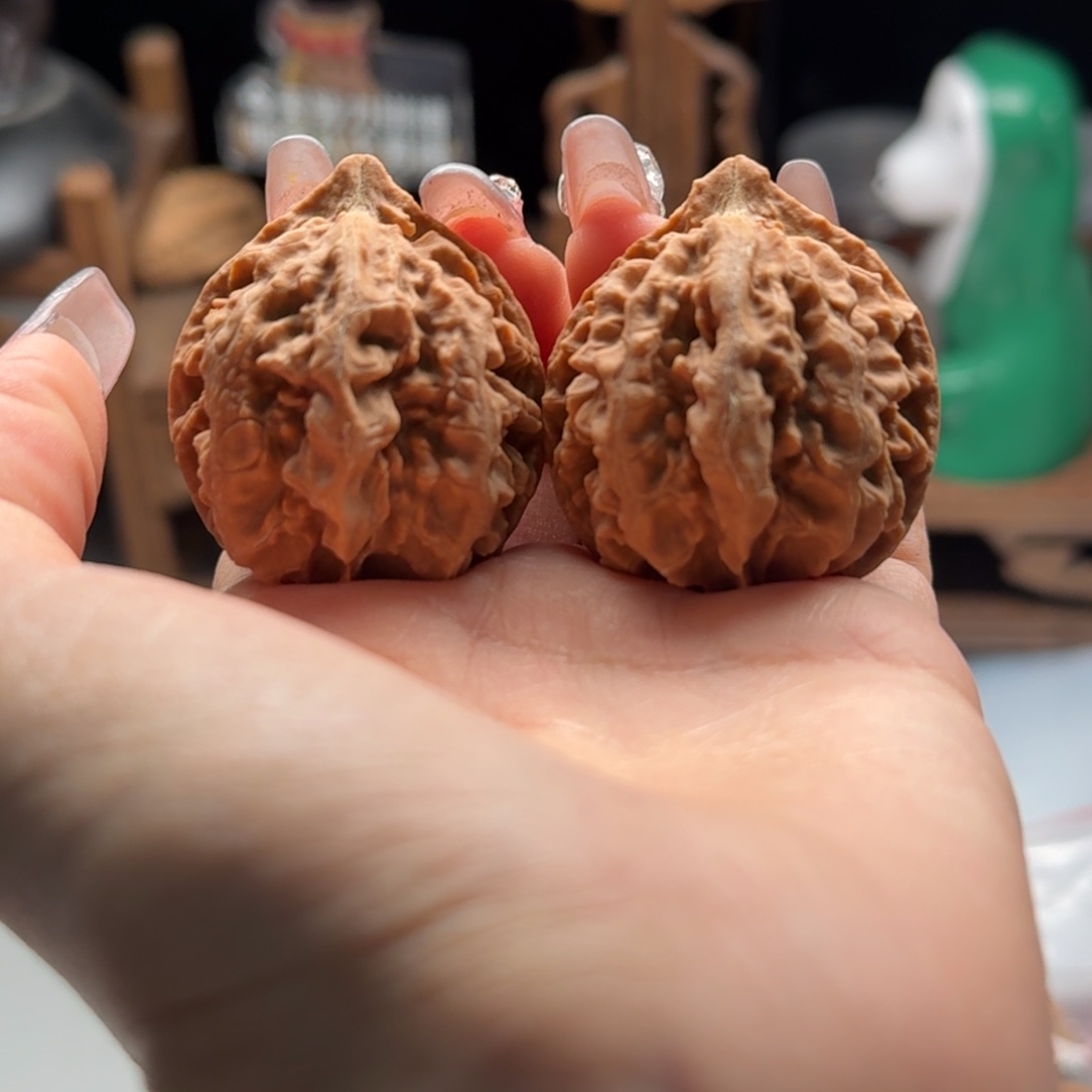 文玩核桃把件关东木子楸百核29花皮