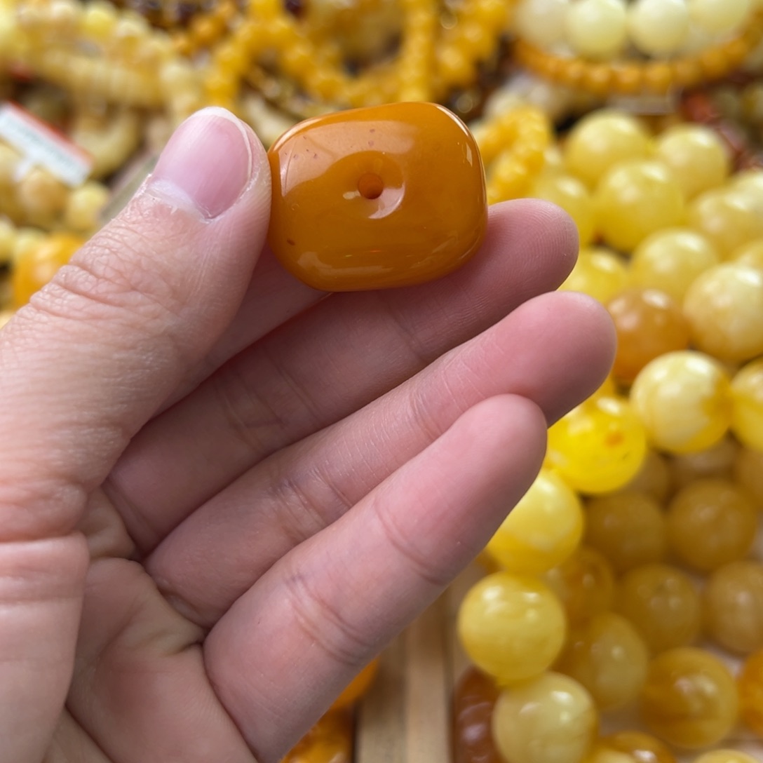 琥珀珠宝奇石未镶嵌