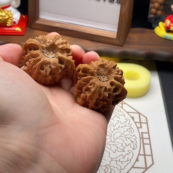 桃核吊坠凹底龙门涧