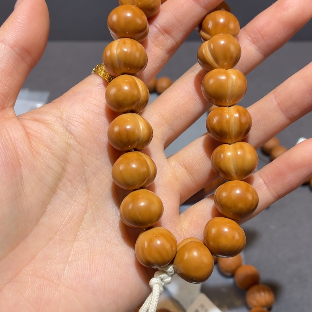 ʕ***ᐝ吊坠桃核屁桃手持