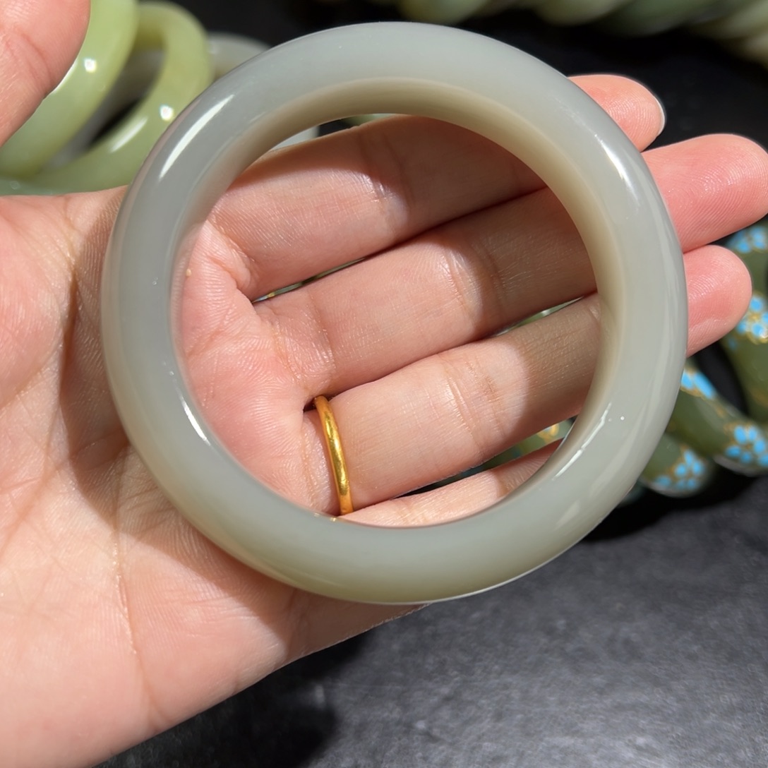 和田玉吊坠未镶嵌