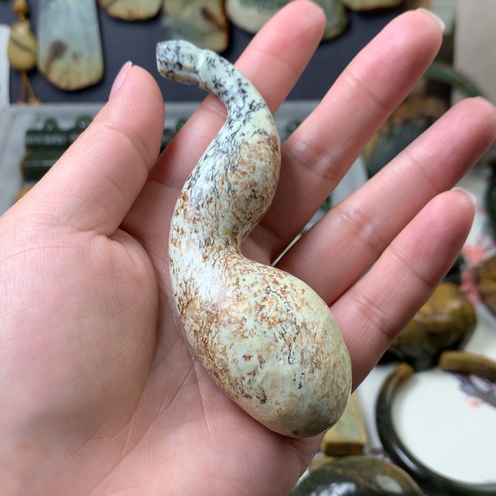 透闪石质玉手把未镶嵌