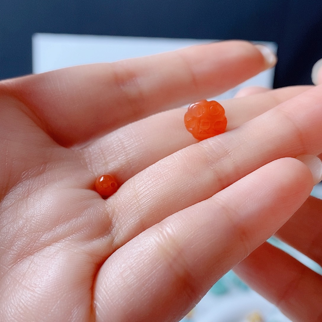 南红玛瑙颈饰未镶嵌