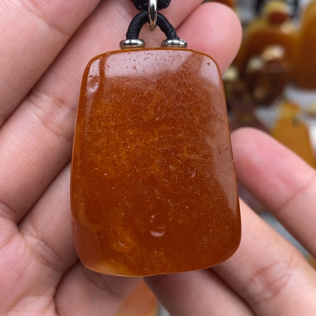 未镶嵌琥珀珠宝奇石