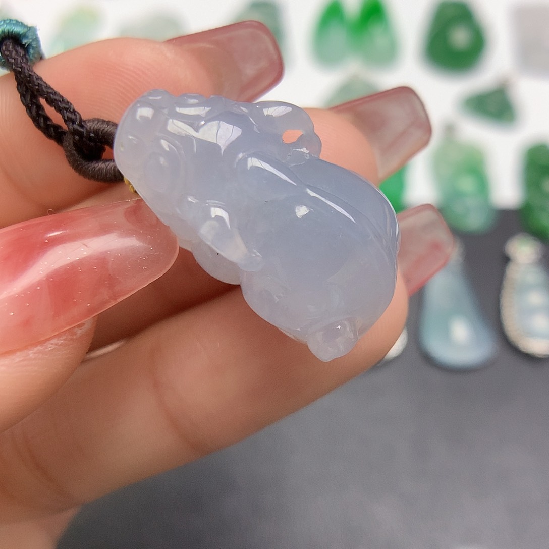 翡翠颈饰未镶嵌貔貅