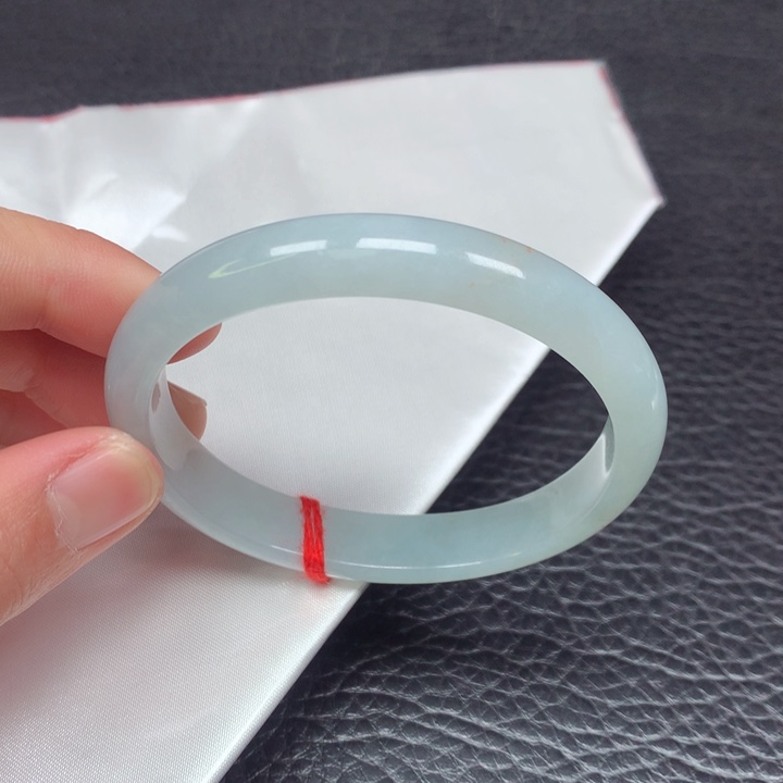 翡翠手镯（贵妃镯）未镶嵌