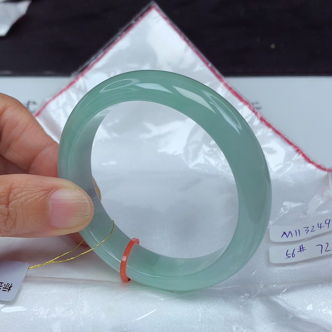 翡翠手镯未镶嵌56圈3249