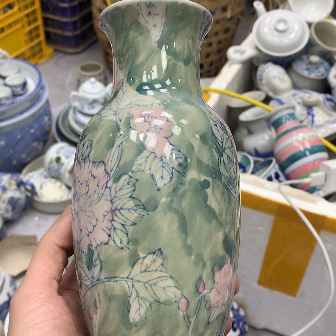 白***瑰花瓶14725836998556555