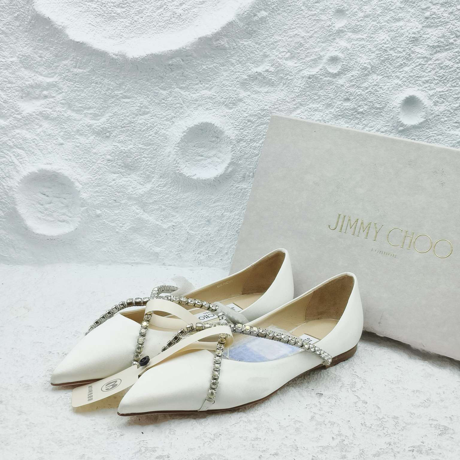 全新未使用 JIMMY CHOO/吉米周 36码/水晶尖头平底鞋（盒子尘袋）